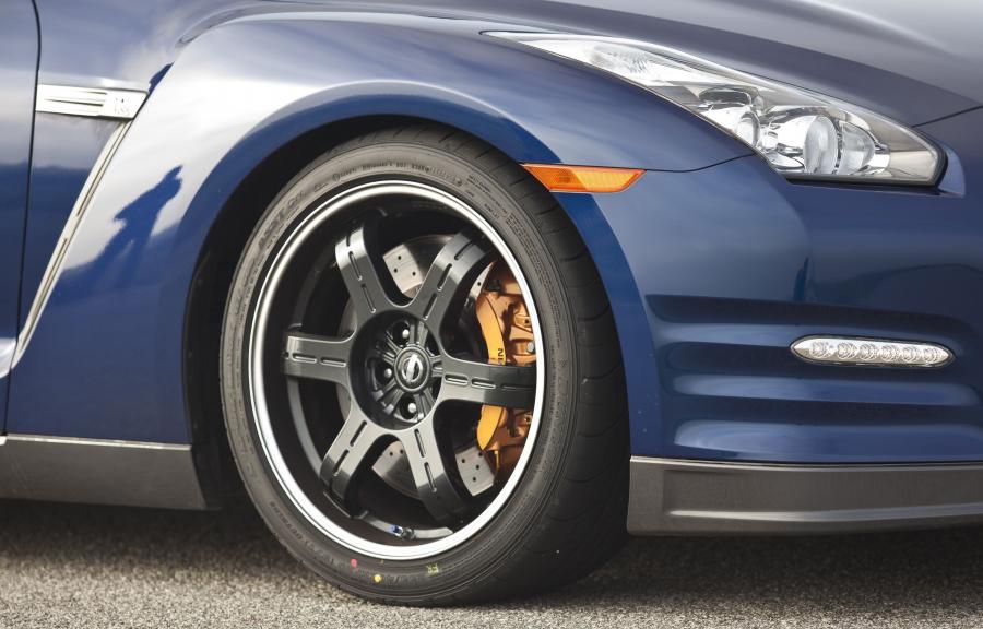  Nissan GT-R 2012 года  (US) (фото 32 из 74)